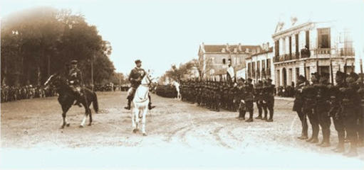 Valbonne 1939. Le colonel passe en revue son nouveau régiment, le 11eme REI