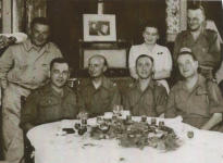 En mai 1945, au cours de la soirée où furent proposés " Nos képis blancs" assis à gauche le lt Gérard, debout Paule Nod et le lt Semler Collery. Photo Louis Sylvestre  des studios Gill Pax